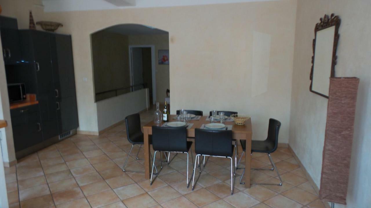 Spacieux Logement Face A La Cite Medievale 卡尔卡松 外观 照片